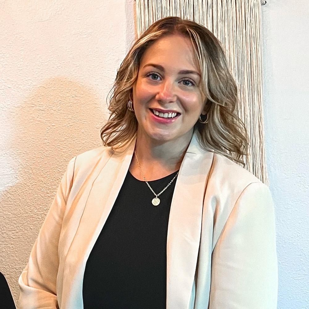 Meet your Posher, Deena